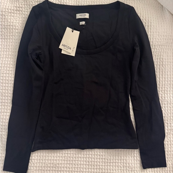 Aritzia Tops - Aritzia Contour Scoopneck Black Long Sleeve Top